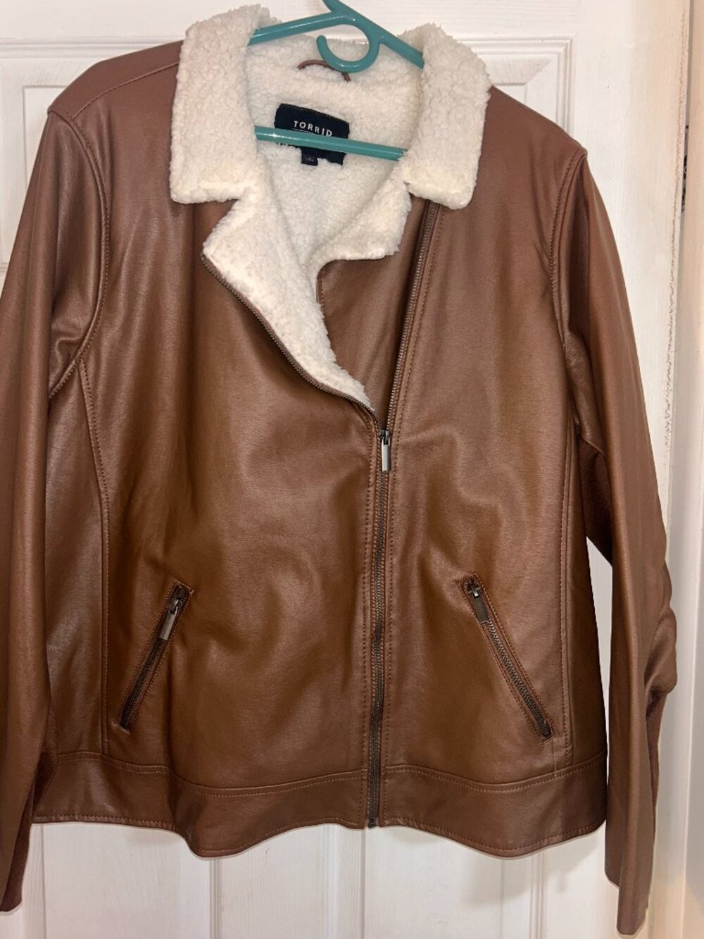 Torrid Faux Leather Jacket – NWOT – Sherpa Lining – Size 4 (Fits 3X/